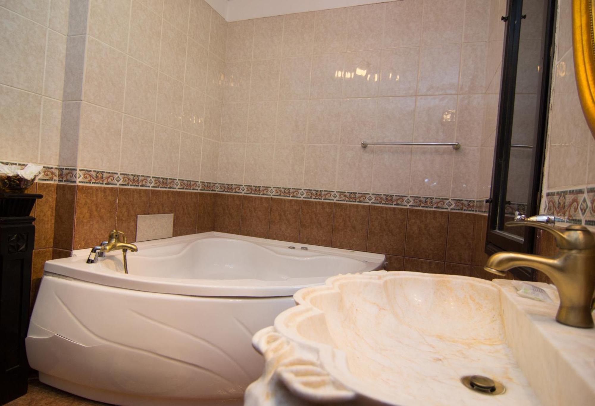 Casa Cu Farfurii Hotel Sinaia Ruang foto