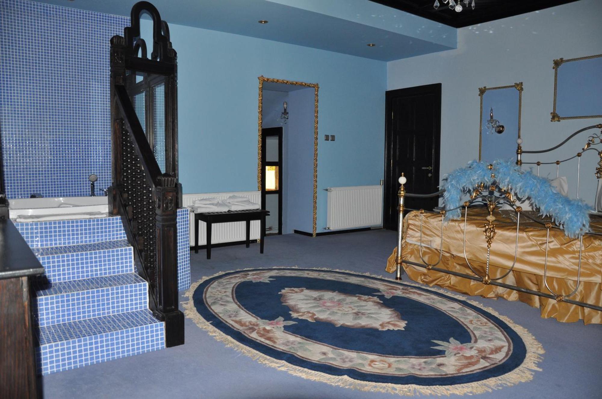 Casa Cu Farfurii Hotel Sinaia Ruang foto