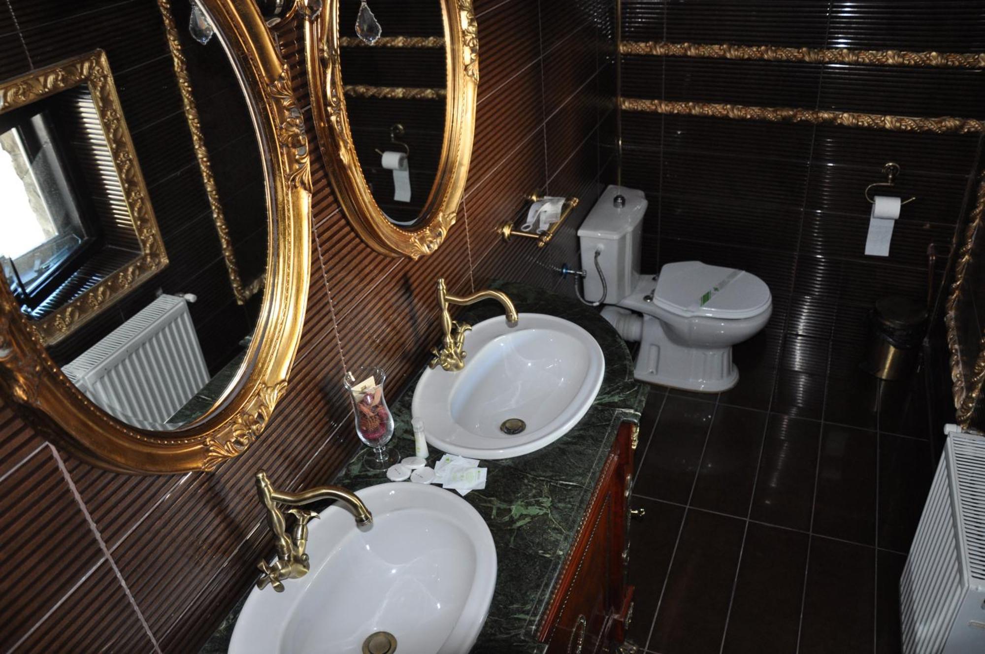 Casa Cu Farfurii Hotel Sinaia Ruang foto