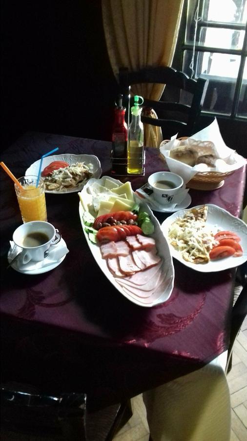 Casa Cu Farfurii Hotel Sinaia Bagian luar foto